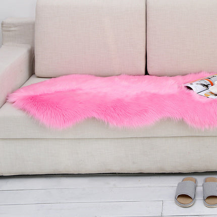 Irregular Faux Fur Rugs Super Soft Fluffy Faux Sheepskin Rugs Deerskin Pile Non-Slip Backing Shaggy Rug Pads