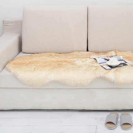 Irregular Faux Fur Rugs Super Soft Fluffy Faux Sheepskin Rugs Deerskin Pile Non-Slip Backing Shaggy Rug Pads