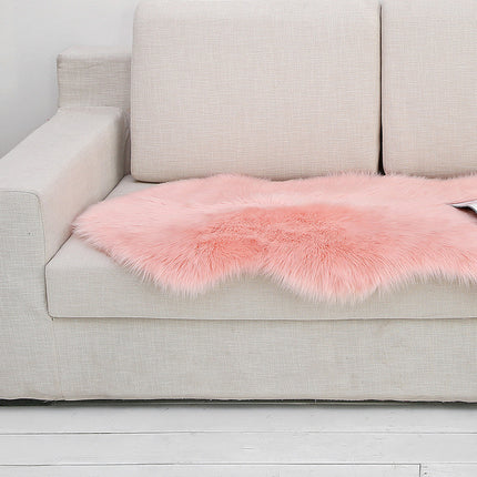 Irregular Faux Fur Rugs Super Soft Fluffy Faux Sheepskin Rugs Deerskin Pile Non-Slip Backing Shaggy Rug Pads