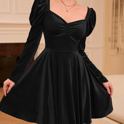 Women's Velvet Mini Dress Long Sleeve Sweetheart Neck A Line Flowy Cocktail Party Dresses