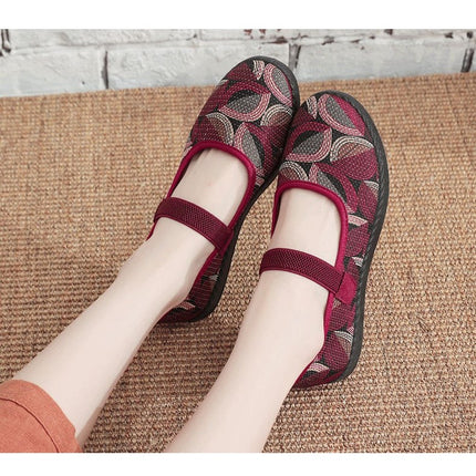 Women's Slip On Travel Soft Sole Comfortable Shoes Outdoor Mesh Fashion Hollow Shoes