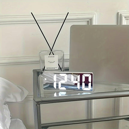 1pc LED Digital Alarm Clock, Large Display USB Powered For Bedroom, Office, Home Decor