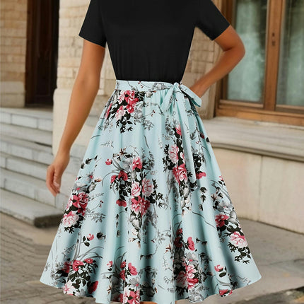 Spring/Summer Elegance Floral Crew Neck Dress with Belted Waist, Perfect for Women's Wear