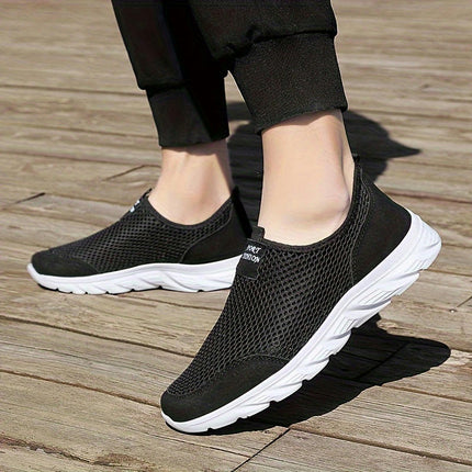 Men's Slip On Lightweight Sneakers Mesh Breathable Non Slip For Outdoor Jogging Workout Hiking