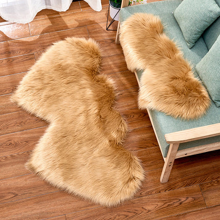 Double Heart Shaped Faux Fur Rug, Soft Artificial Sheepskin Fluffy Floor Carpet for Home Living Room Bedroom Sofa Shaggy Area Rugs